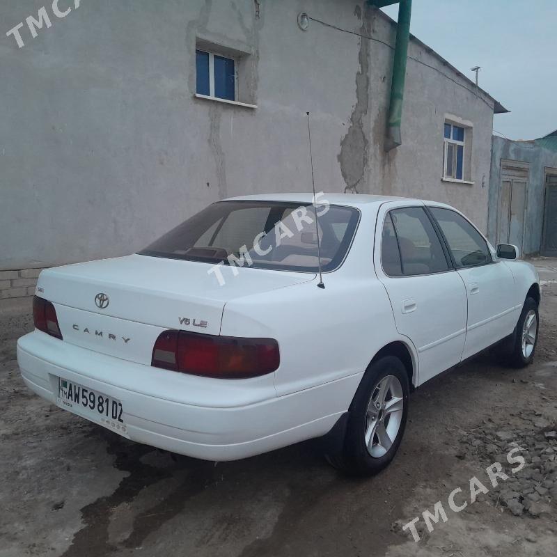 Toyota Camry 1995 - 85 000 TMT - Köneürgenç - img 4