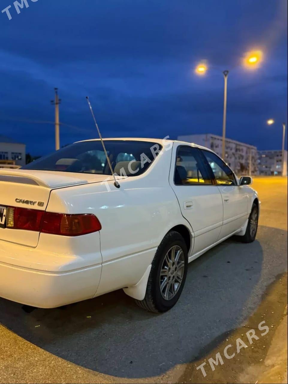 Toyota Camry 2000 - 112 000 TMT - Gyzylarbat - img 3