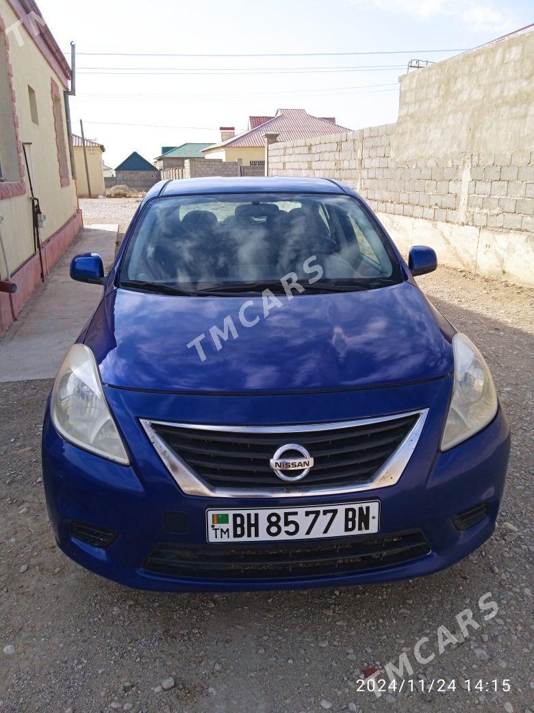 Nissan Versa 2012 - 70 000 TMT - Балканабат - img 2