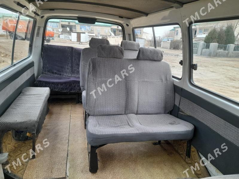 Toyota Hiace 2008 - 98 000 TMT - Байрамали - img 4