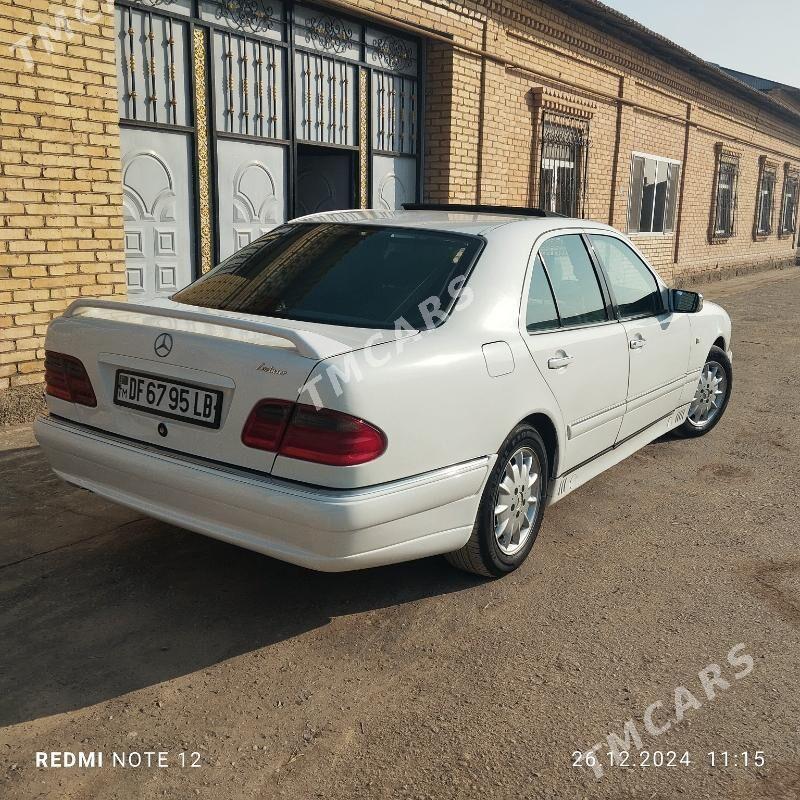 Mercedes-Benz E320 1996 - 80 000 TMT - Dänew - img 4