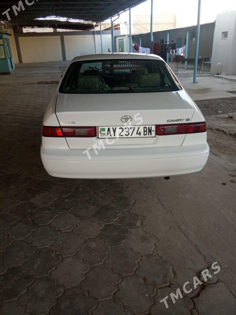 Toyota Camry 1999 - 130 000 TMT - Гызыларбат - img 4