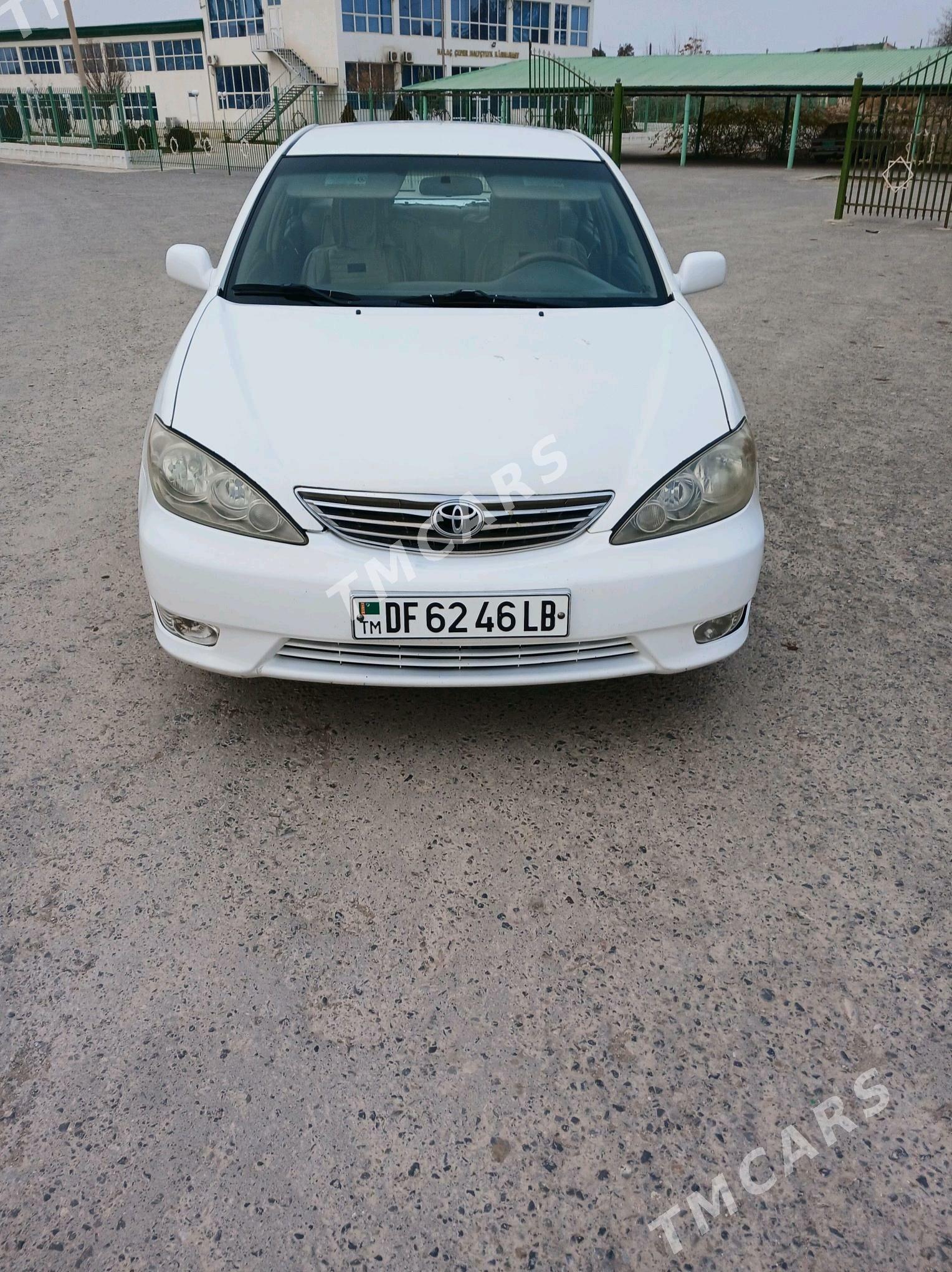 Toyota Camry 2003 - 135 000 TMT - Halaç - img 3