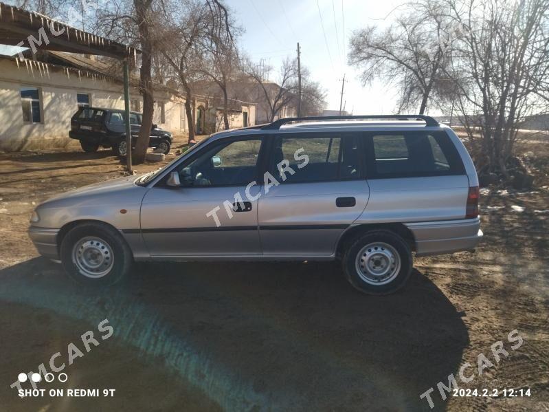 Opel Astra 1997 - 40 000 TMT - Гурбансолтан Едже - img 6