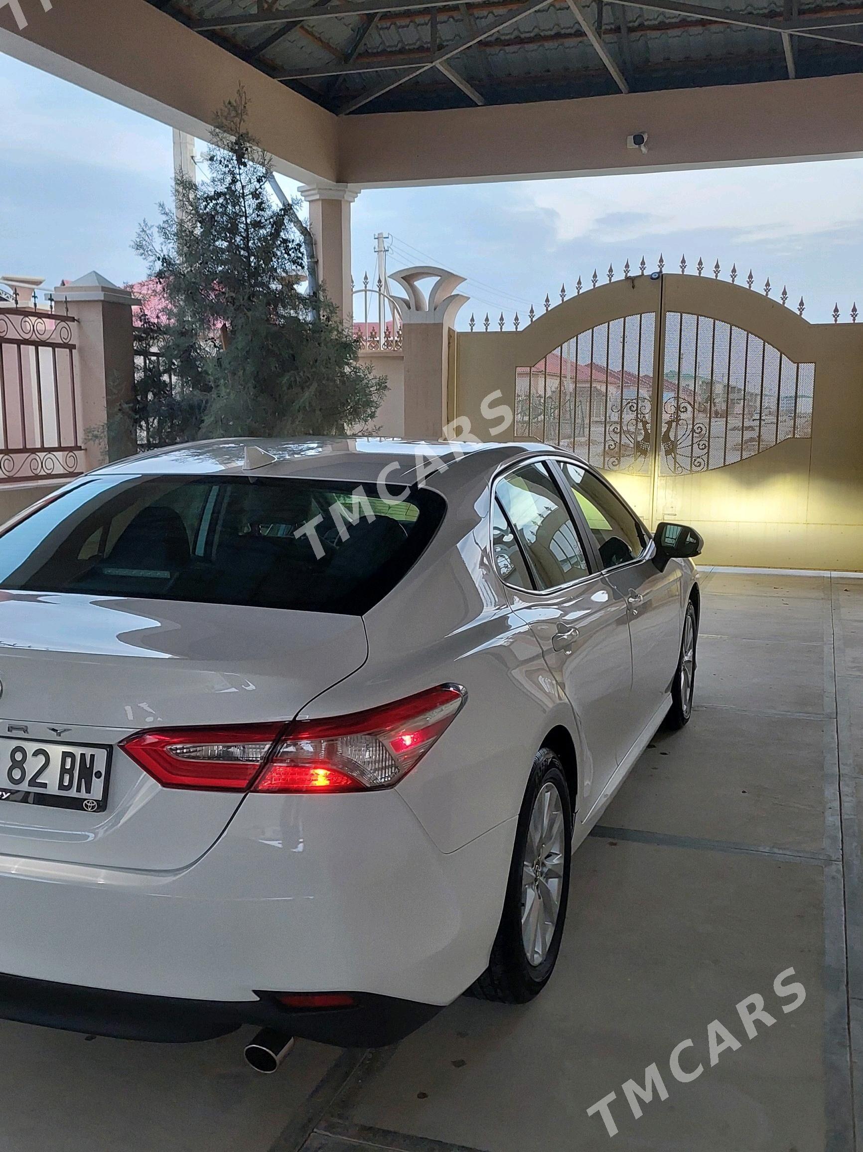 Toyota Camry 2019 - 360 000 TMT - Балканабат - img 9