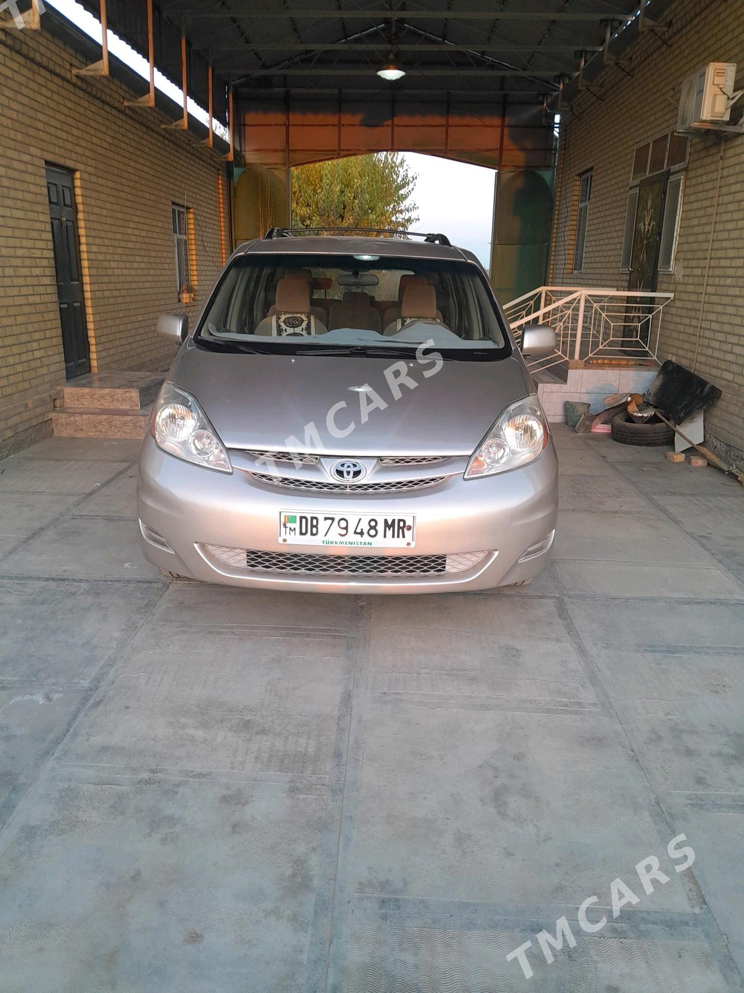 Toyota Sienna 2009 - 170 000 TMT - Сакарчага - img 2