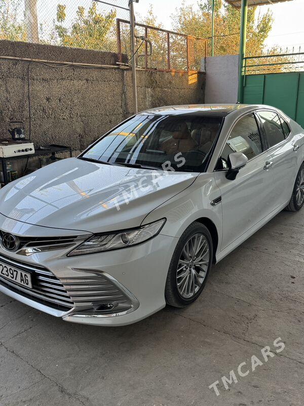 Toyota Camry 2023 - 635 000 TMT - Кëши - img 3