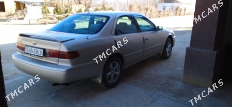 Toyota Camry 2000 - 110 000 TMT - Kerki - img 3