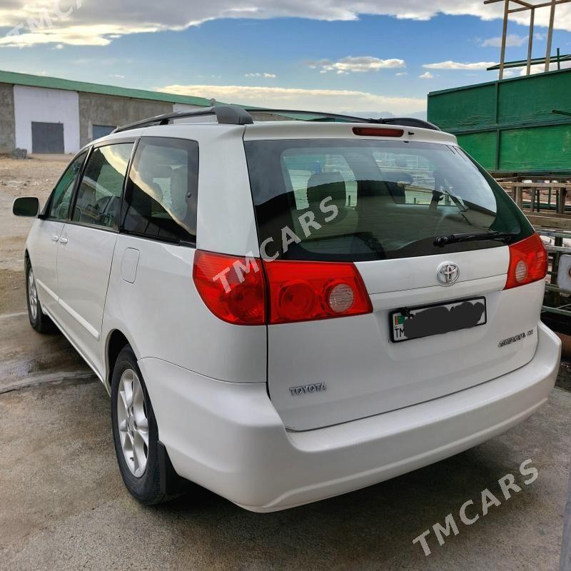 Toyota Sienna 2009 - 240 000 TMT - Ашхабад - img 3