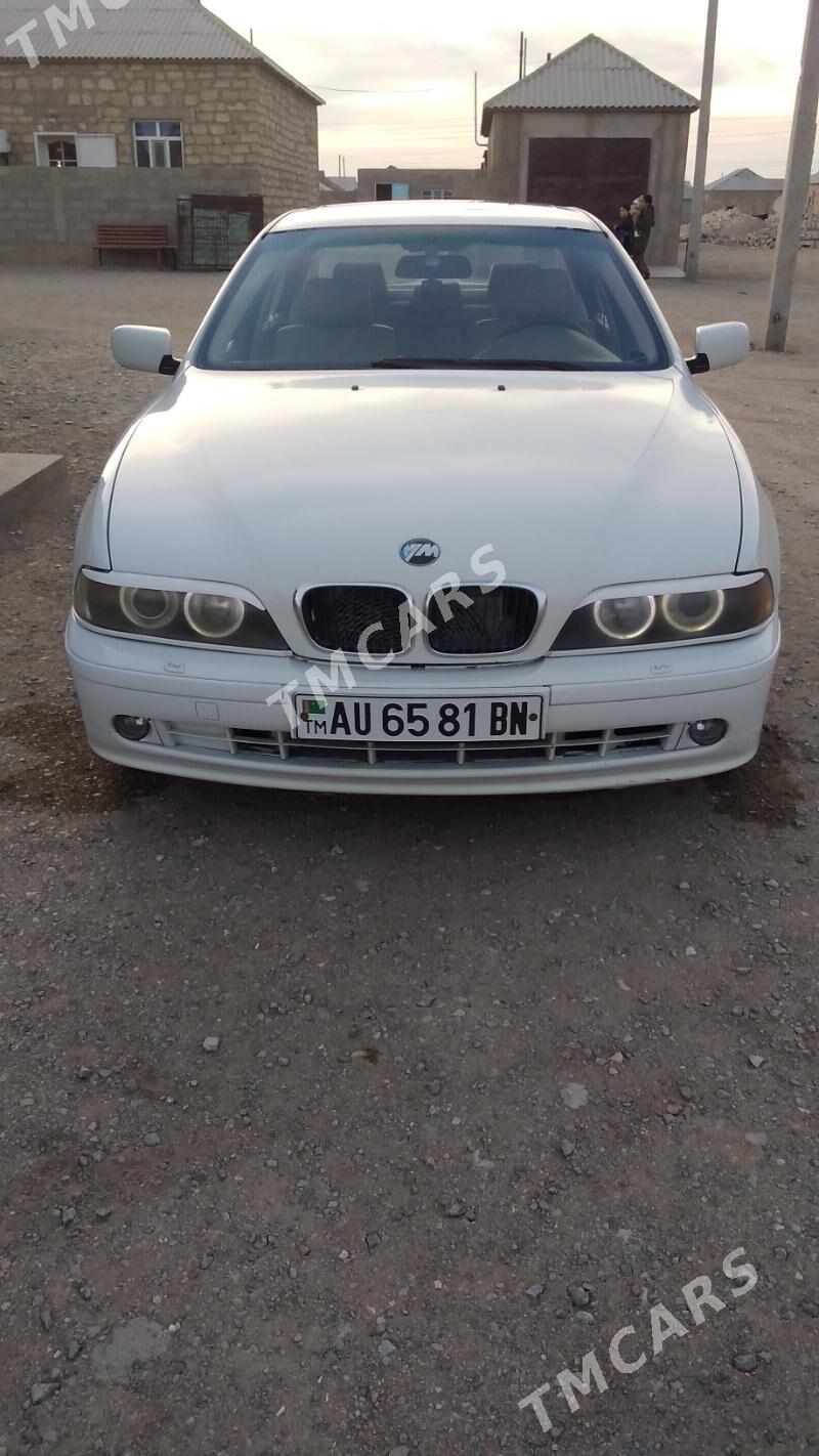 BMW E39 2002 - 90 000 TMT - Гумдаг - img 3