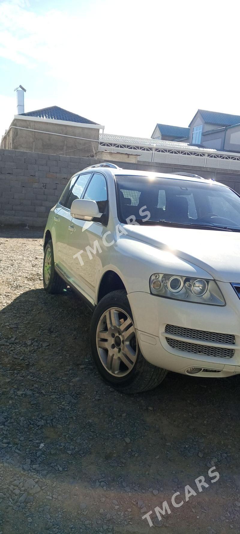 Volkswagen Touareg 2005 - 119 000 TMT - Aşgabat - img 2