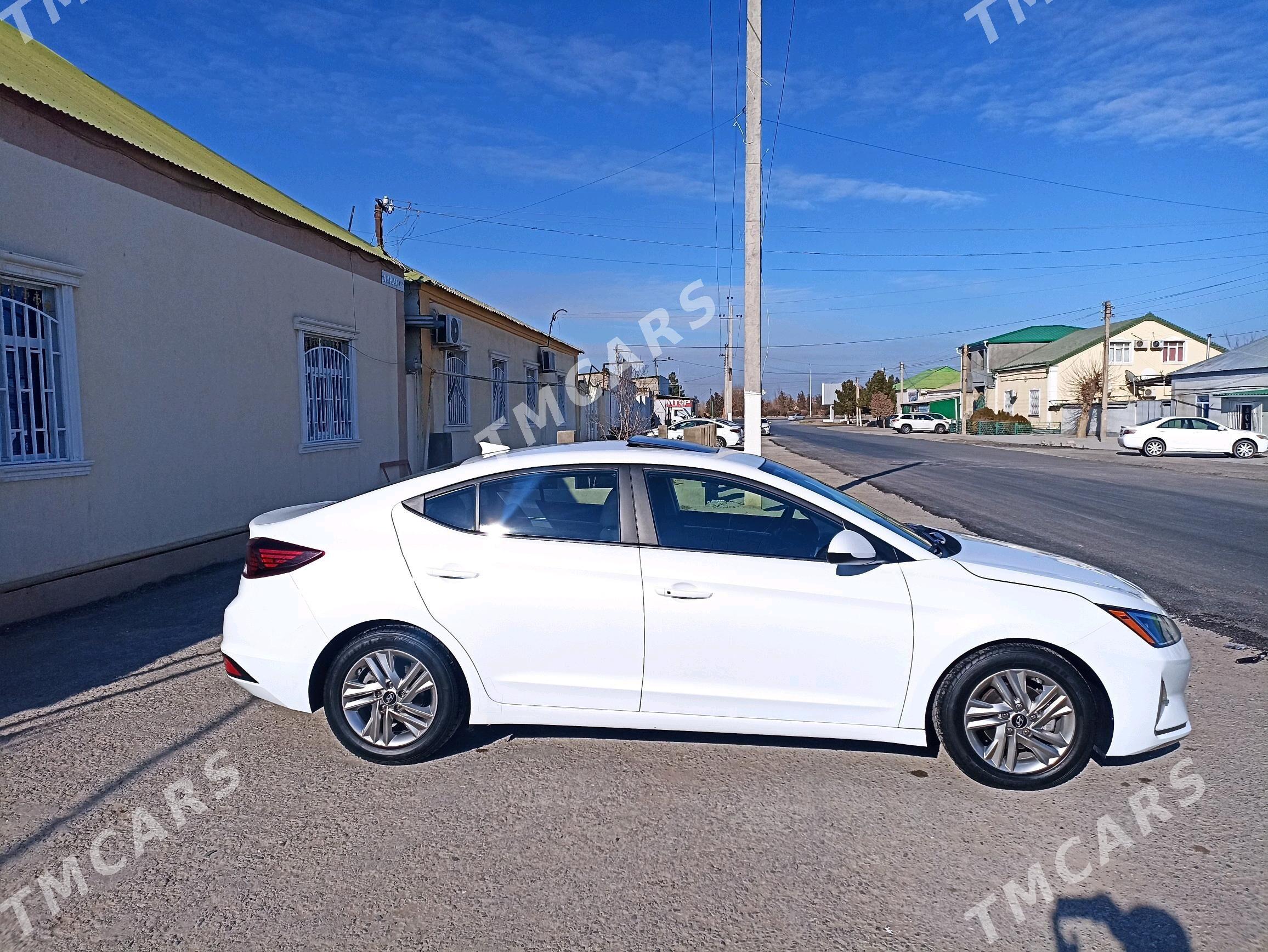 Hyundai Elantra 2019 - 255 000 TMT - Ким район - img 2