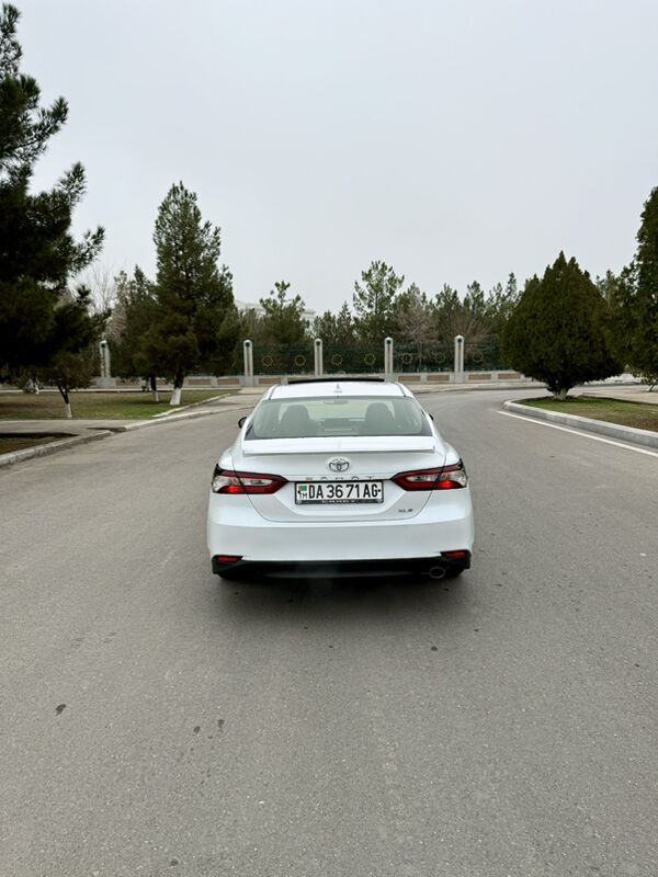 Toyota Camry 2018 - 285 000 TMT - Aşgabat - img 9