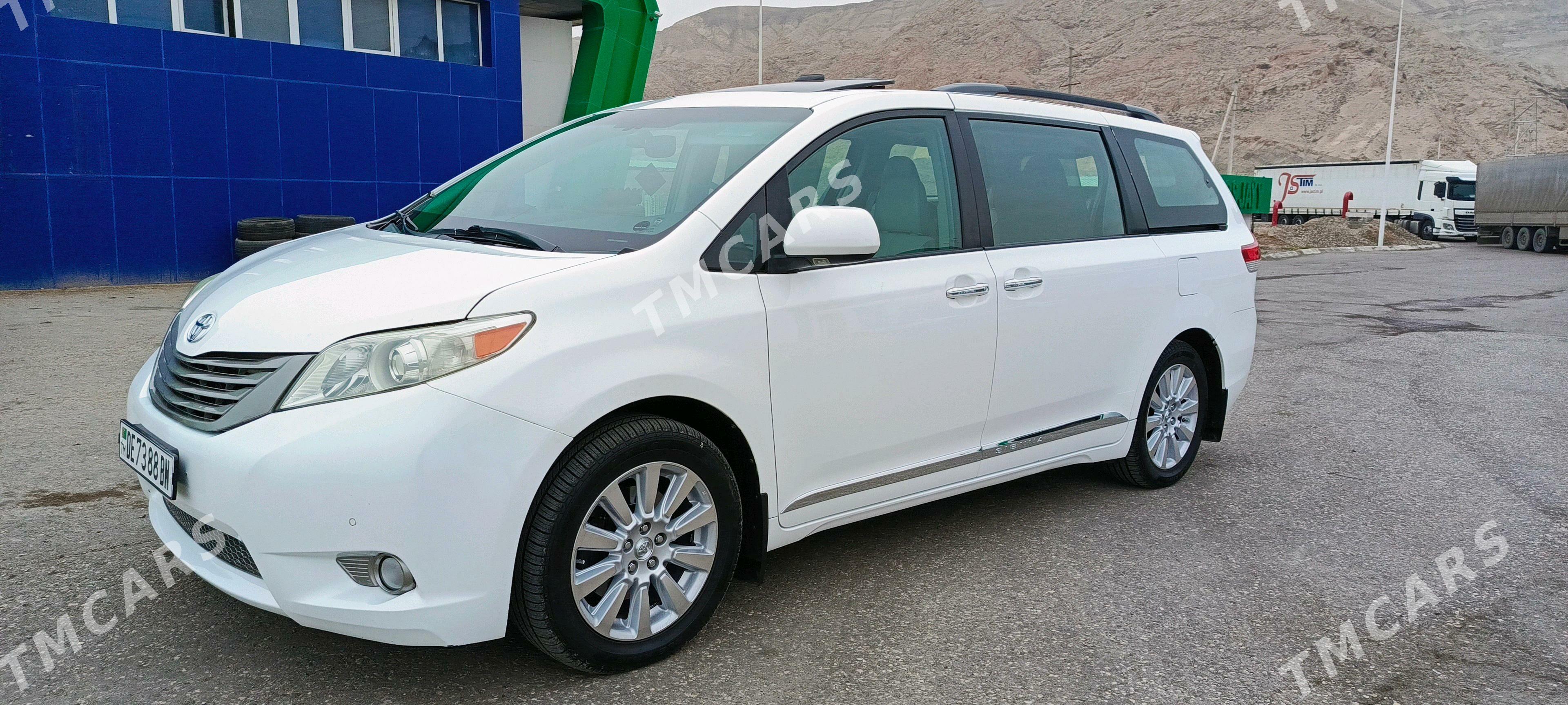 Toyota Sienna 2011 - 285 000 TMT - Türkmenbaşy - img 5