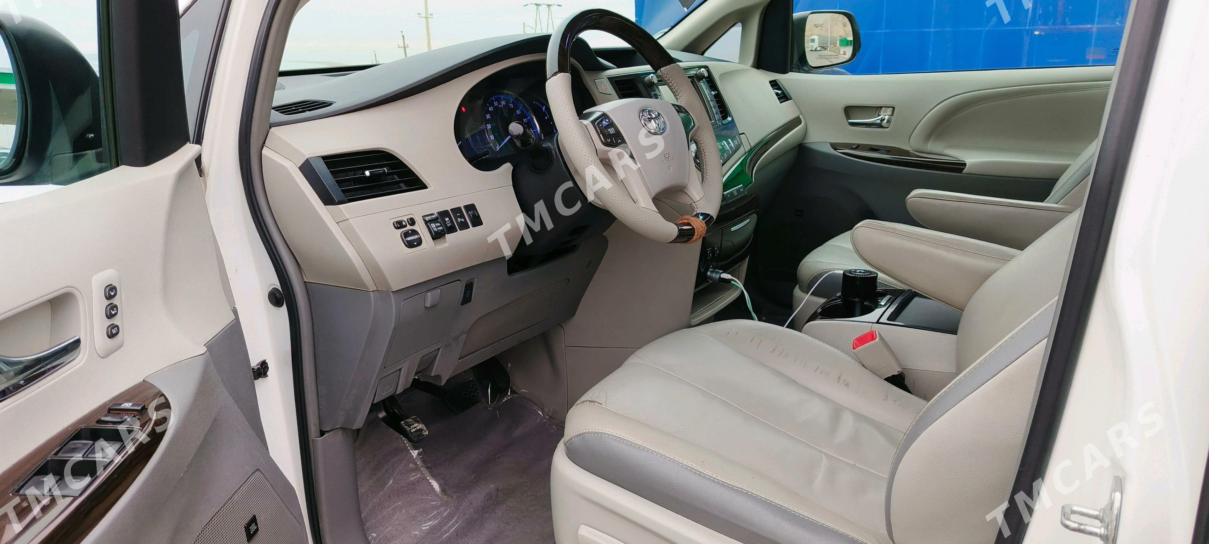 Toyota Sienna 2011 - 285 000 TMT - Türkmenbaşy - img 10