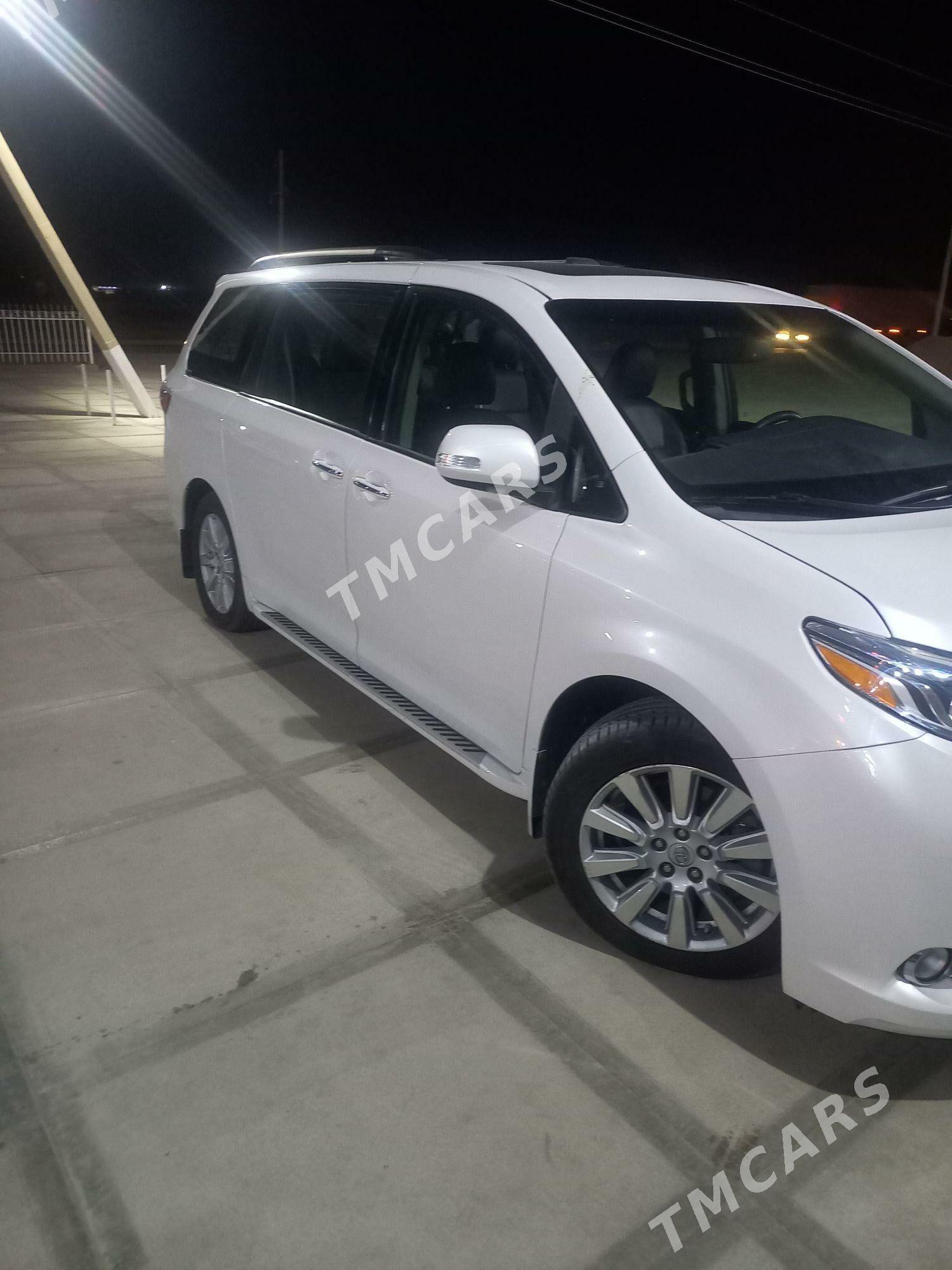 Toyota Sienna 2017 - 460 000 TMT - Мары - img 3