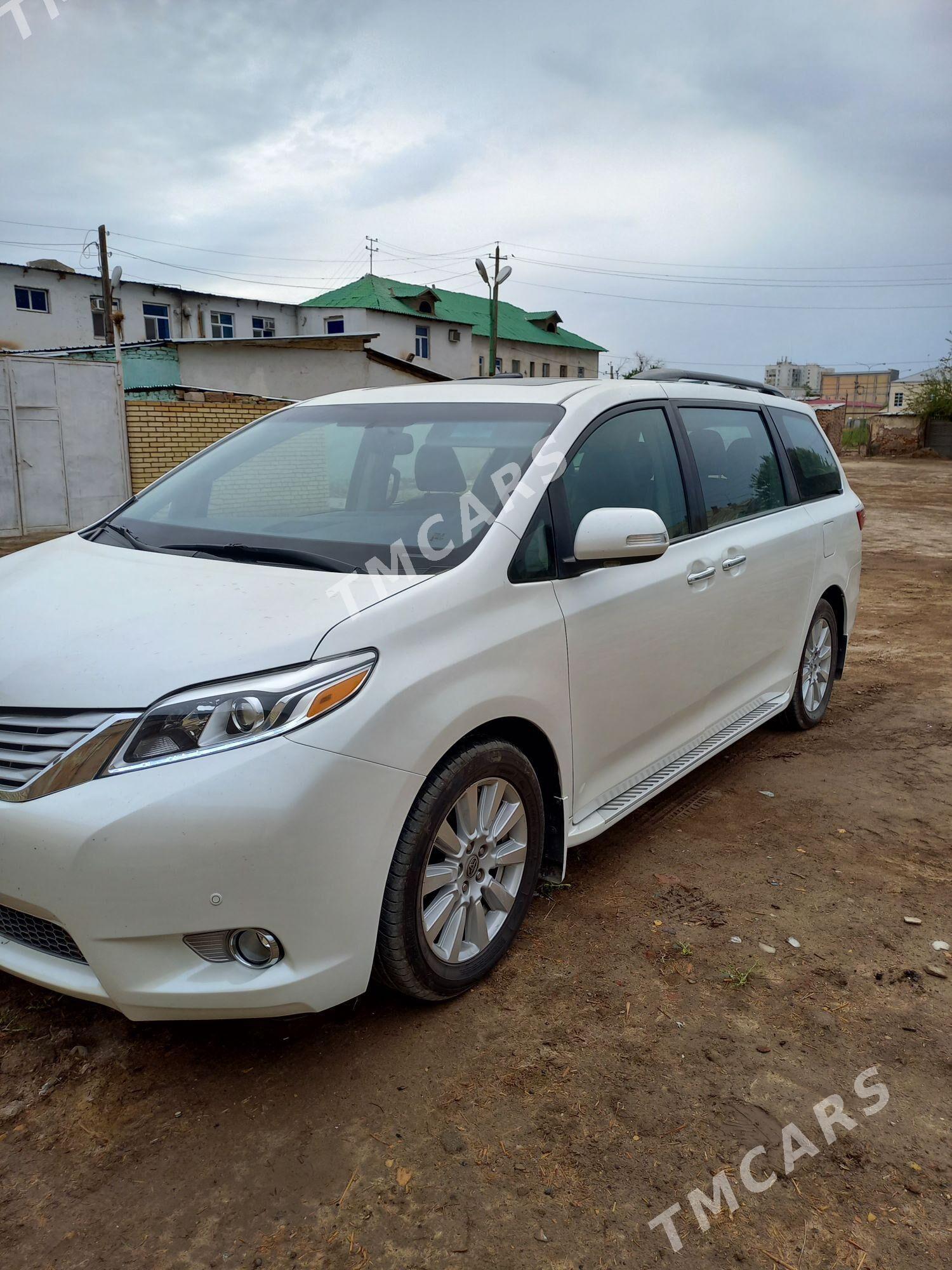 Toyota Sienna 2017 - 460 000 TMT - Мары - img 4