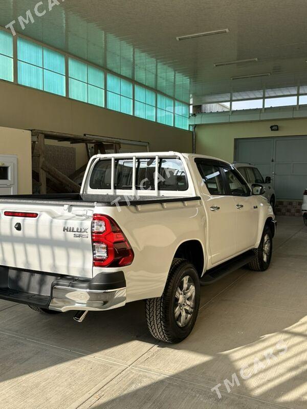 Toyota Hilux 2024 - 703 000 TMT - Aşgabat - img 2