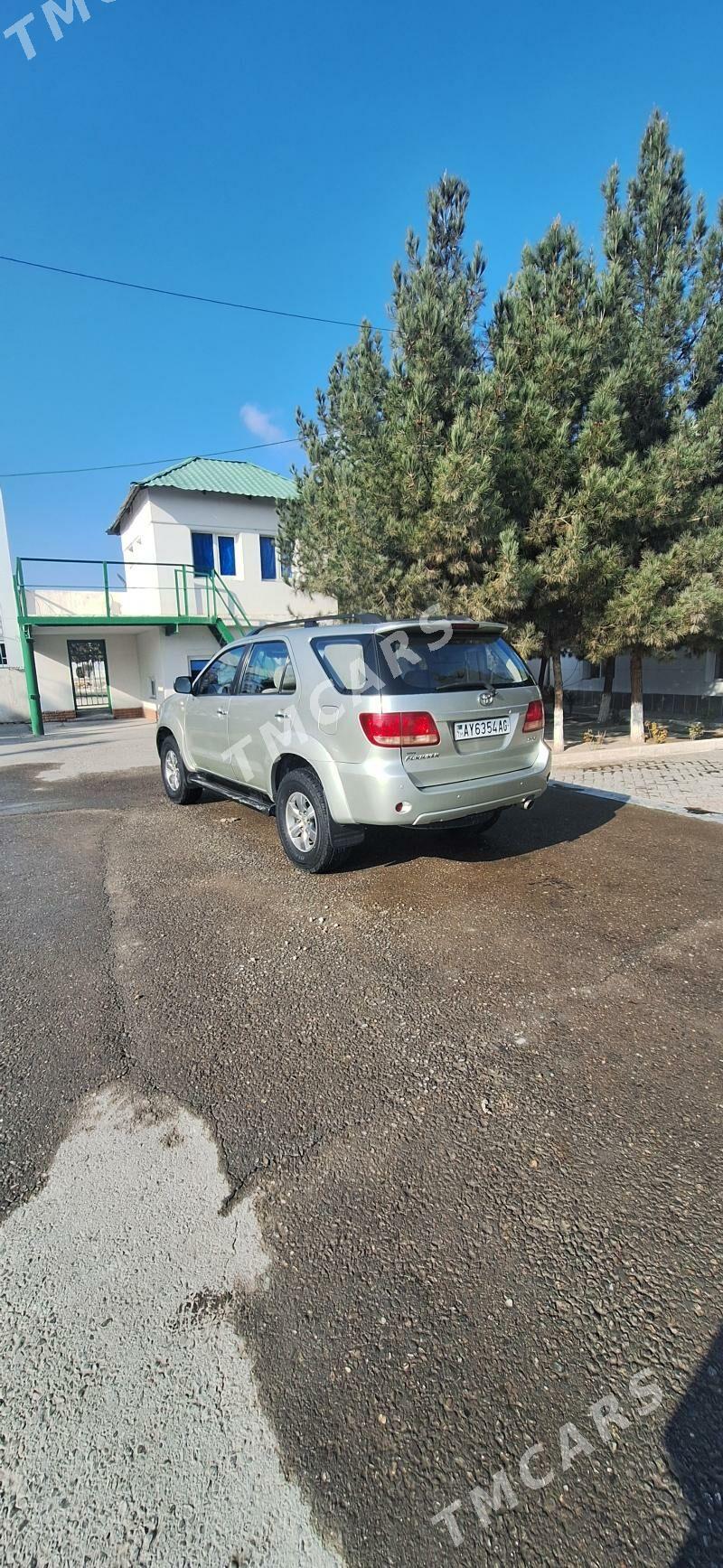 Toyota Fortuner 2008 - 240 000 TMT - Бузмеин ГРЭС - img 9