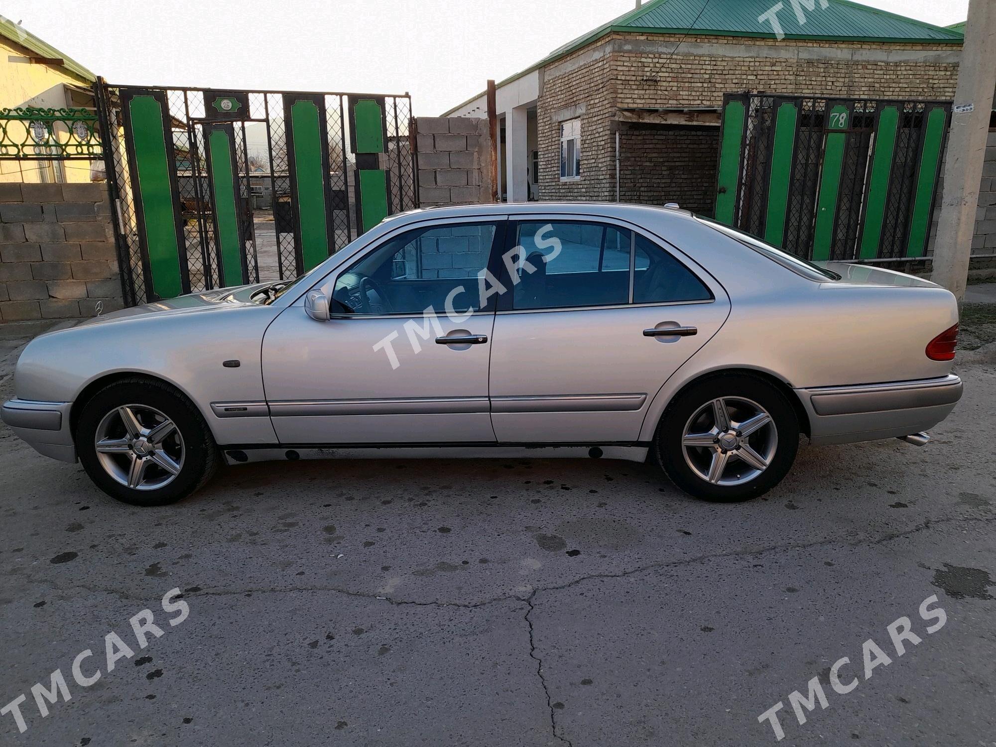 Mercedes-Benz E320 1999 - 79 000 TMT - Бахарден - img 4