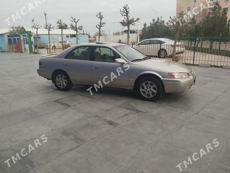 Toyota Camry 1998 - 130 000 TMT - Мары - img 2