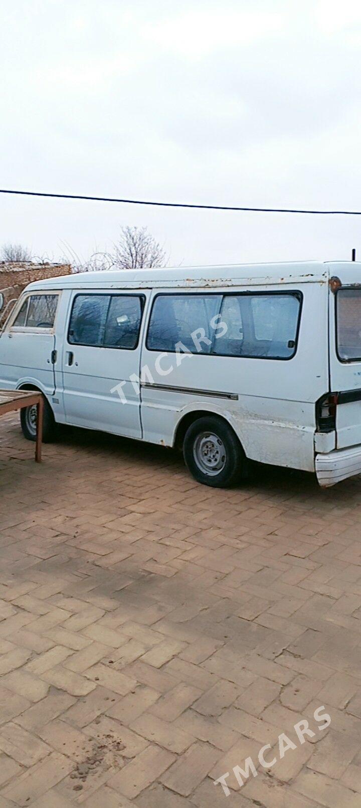 Toyota Hiace 1997 - 22 000 TMT - Векильбазар - img 2