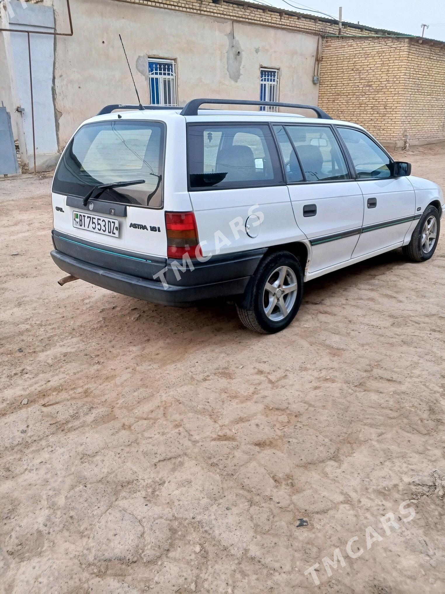 Opel Astra 1993 - 40 000 TMT - Шабатский этрап - img 2