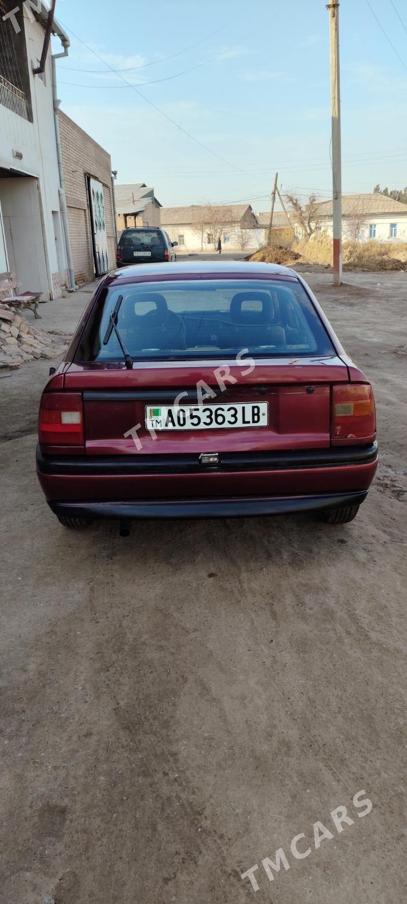 Opel Vectra 1993 - 24 000 TMT - Сакар - img 3