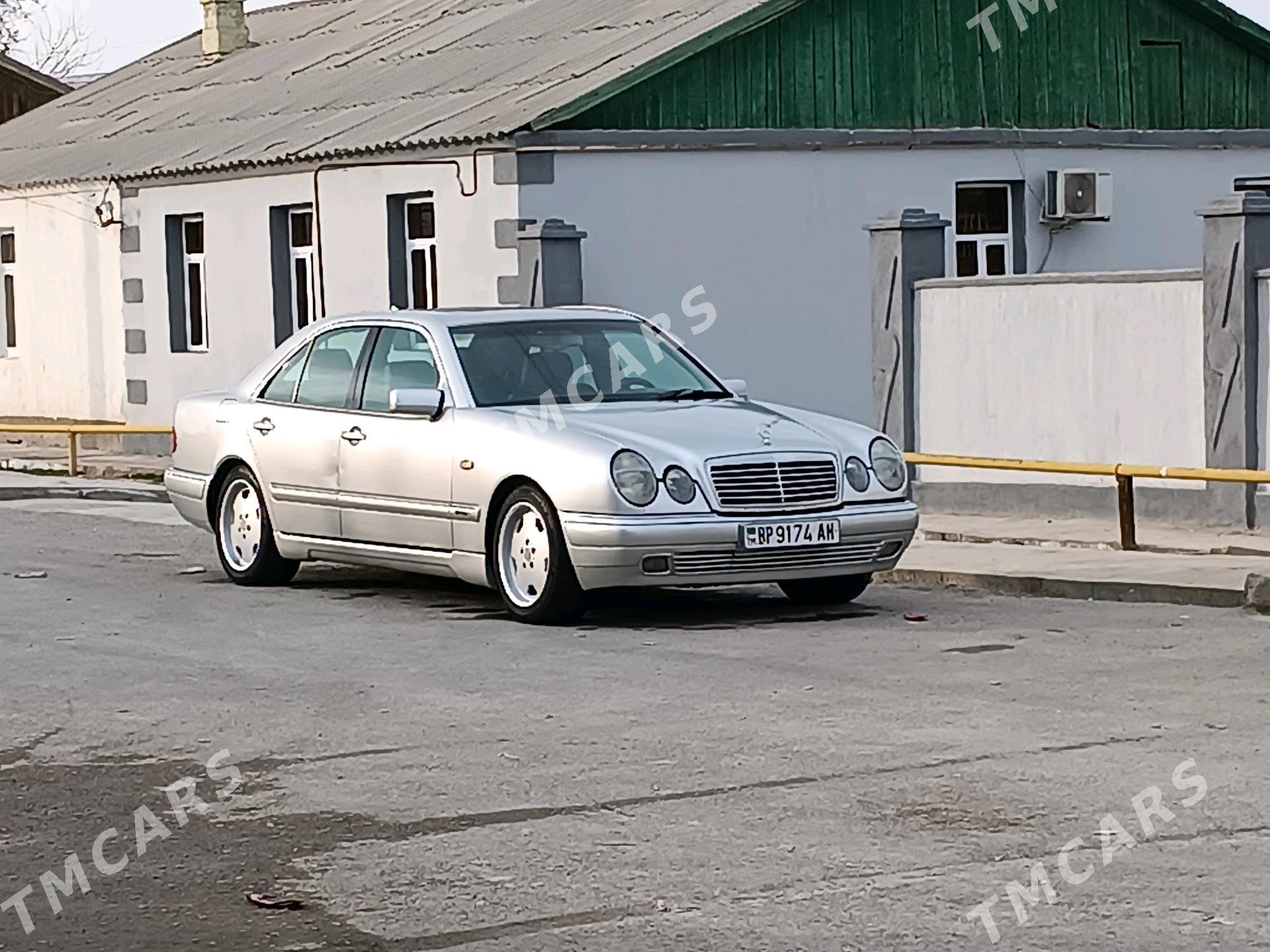 Mercedes-Benz E320 1996 - 66 000 TMT - Aşgabat - img 4