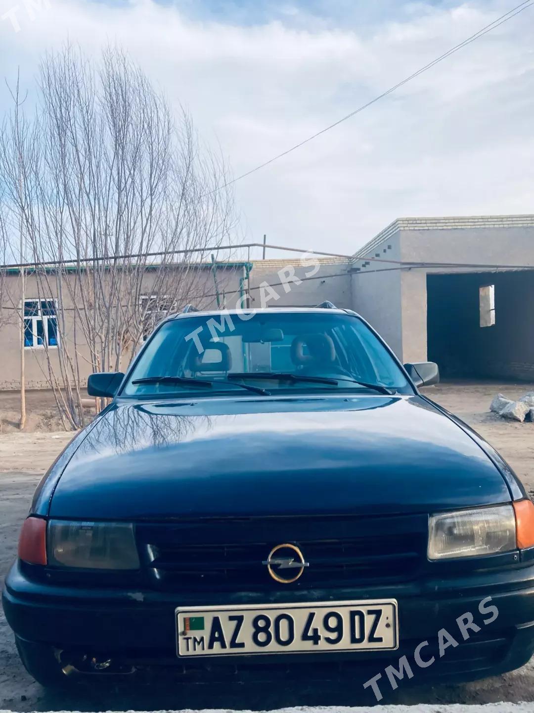 Opel Astra 1992 - 30 000 TMT - Гурбансолтан Едже - img 2