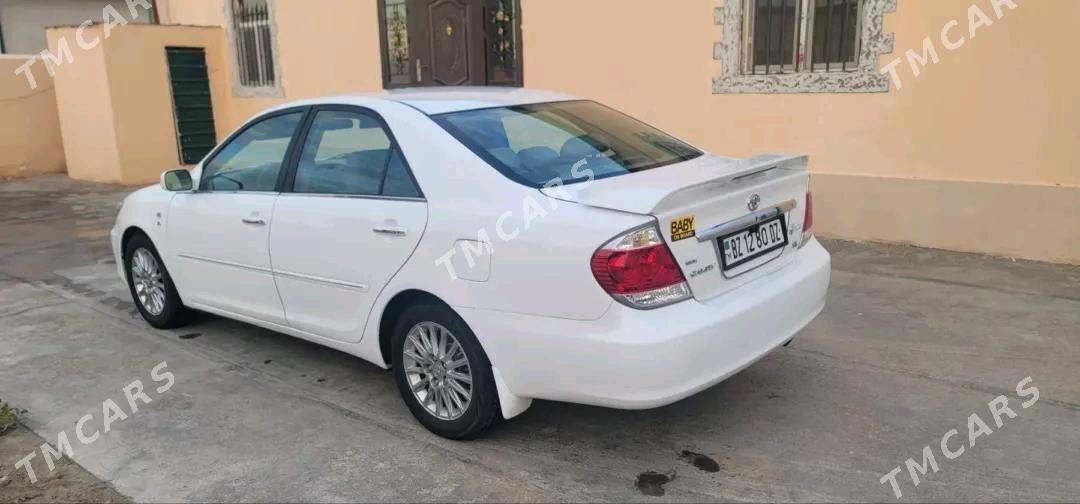 Toyota Camry 2004 - 140 000 TMT - Дашогуз - img 3