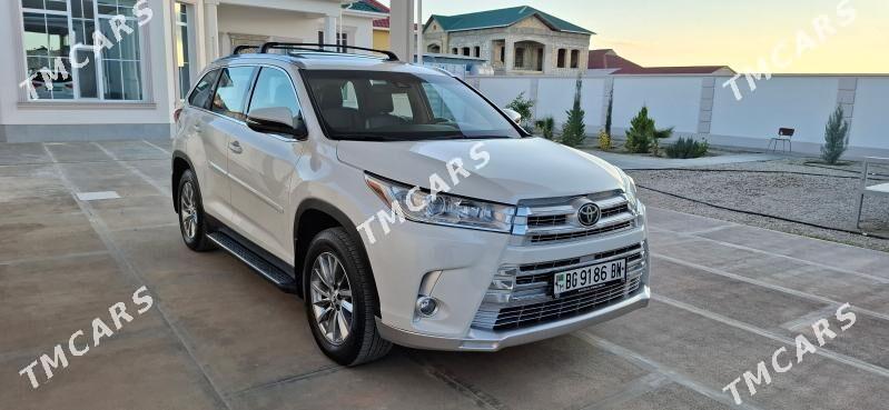 Toyota Highlander 2019 - 480 000 TMT - Балканабат - img 2