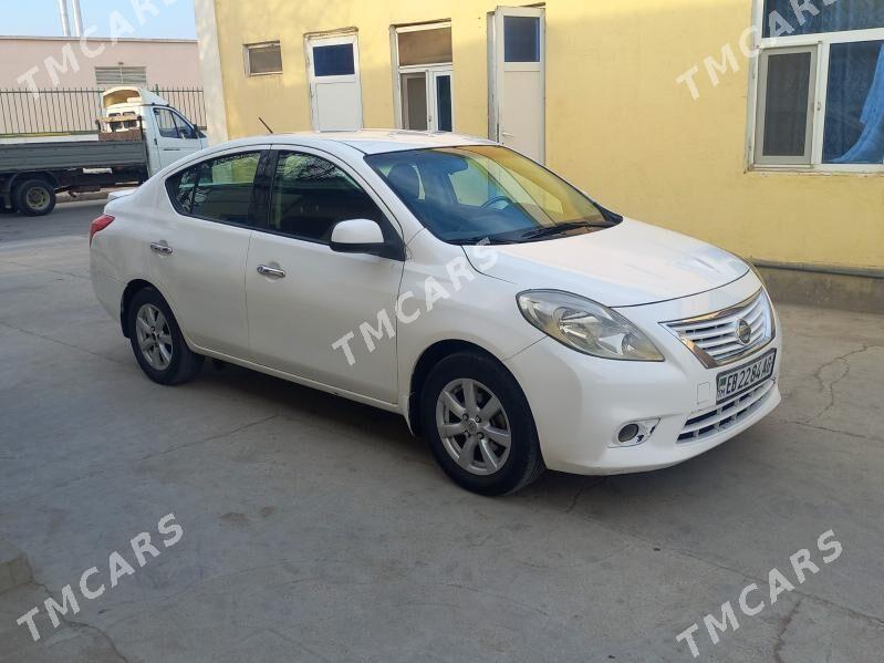 Nissan Versa 2014 - 100 000 TMT - Büzmeýin - img 2