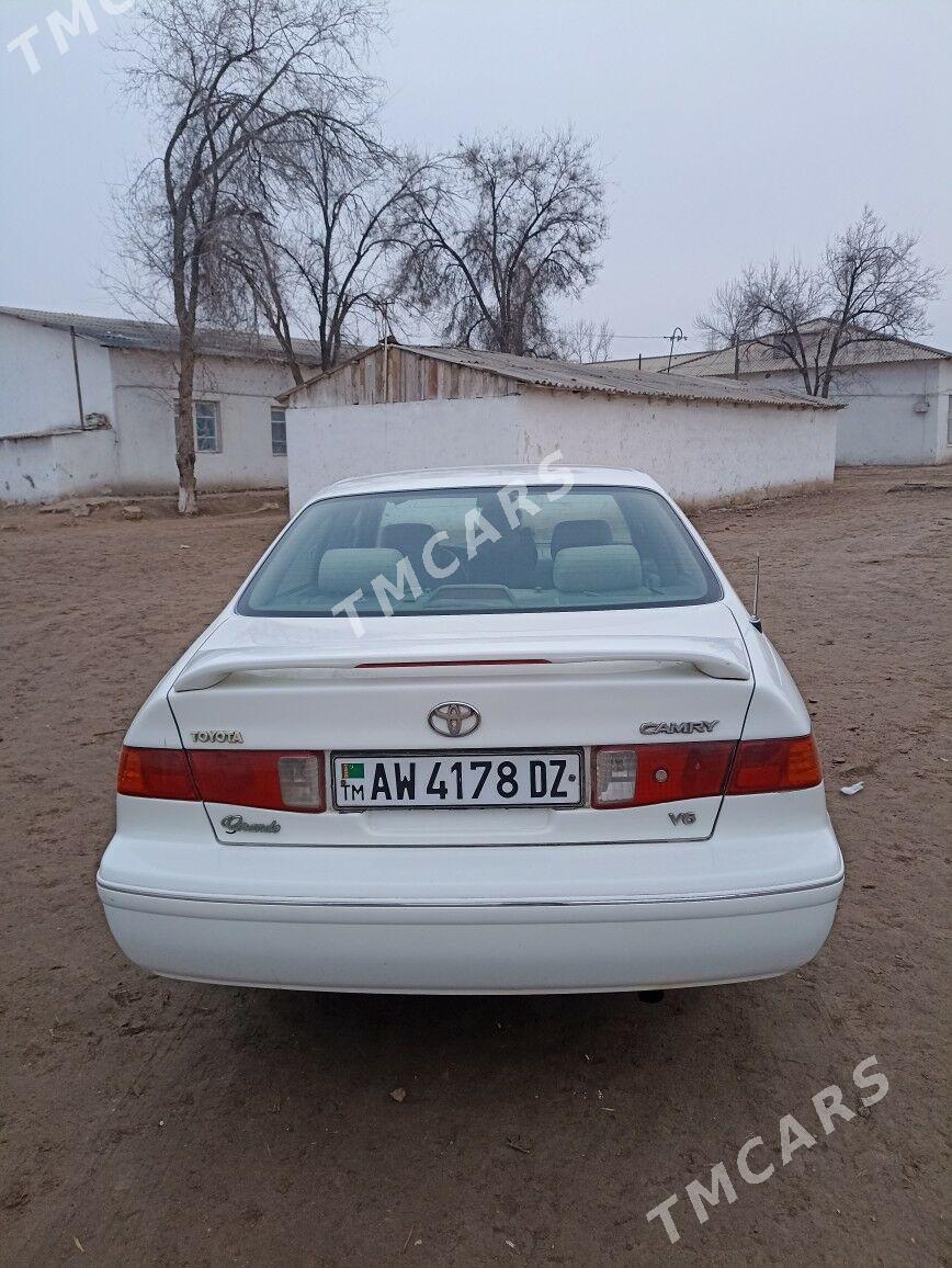 Toyota Camry 2000 - 140 000 TMT - Кёнеургенч - img 3