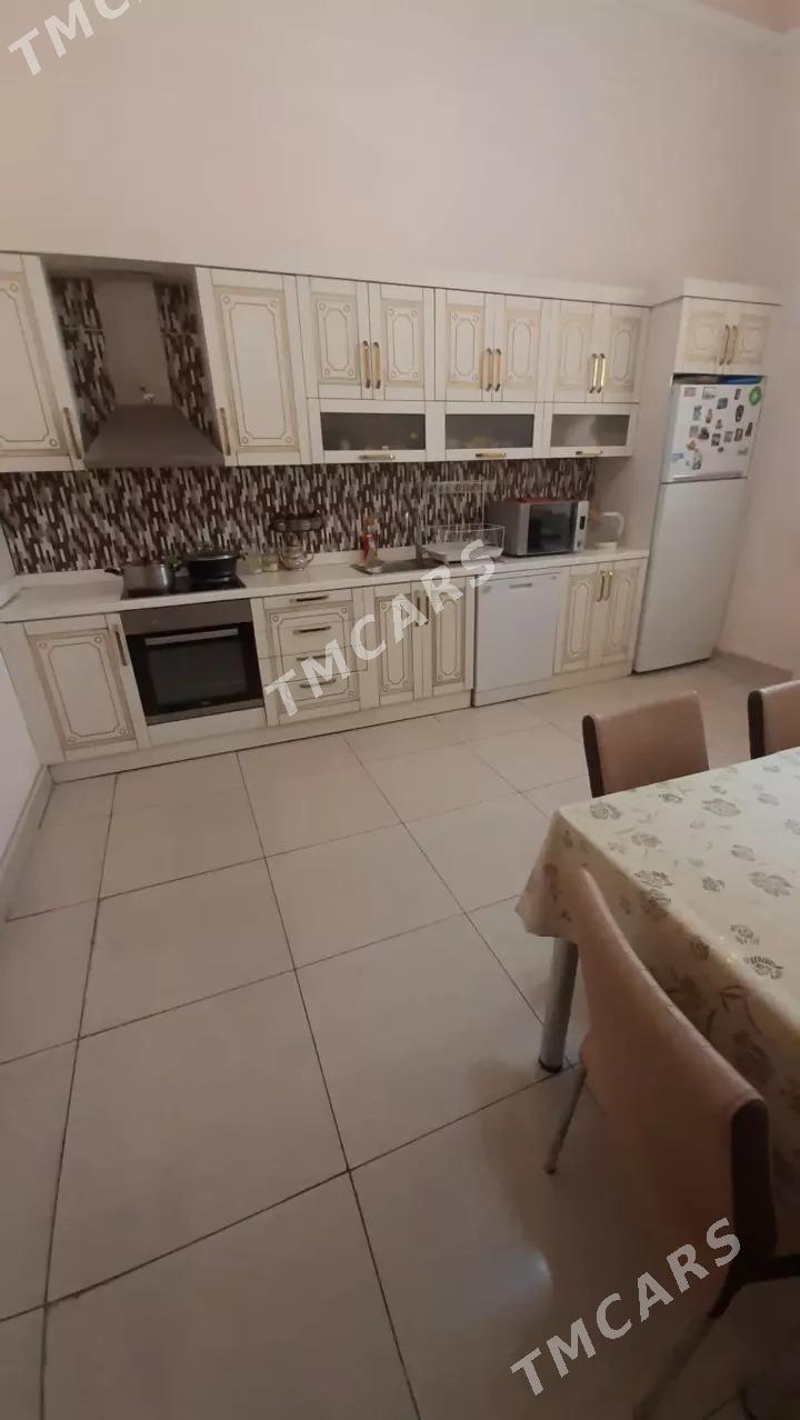 Элитка 14 этап 3ком 187м² - Aşgabat - img 2