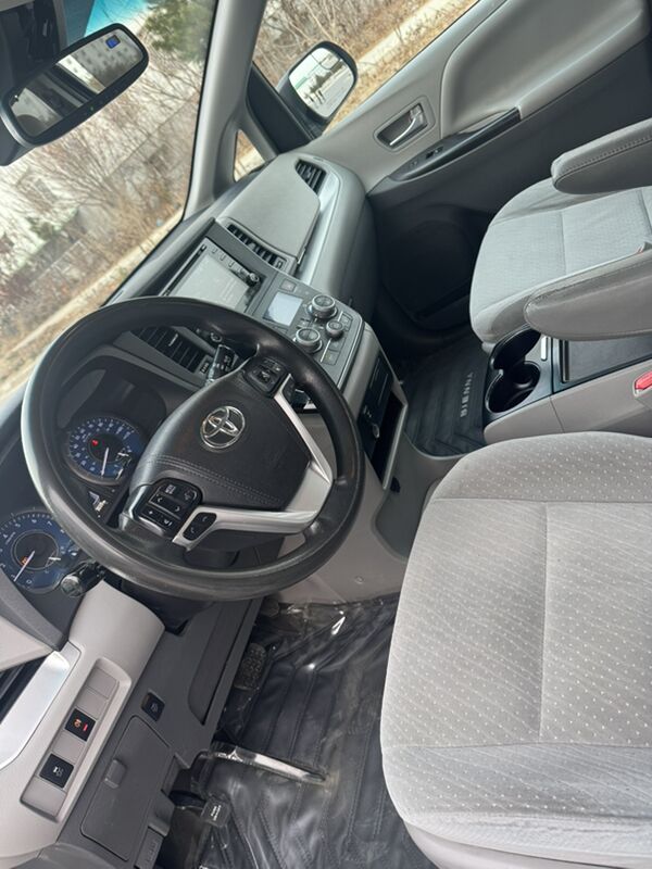 Toyota Sienna 2018 - 335 000 TMT - Aşgabat - img 9