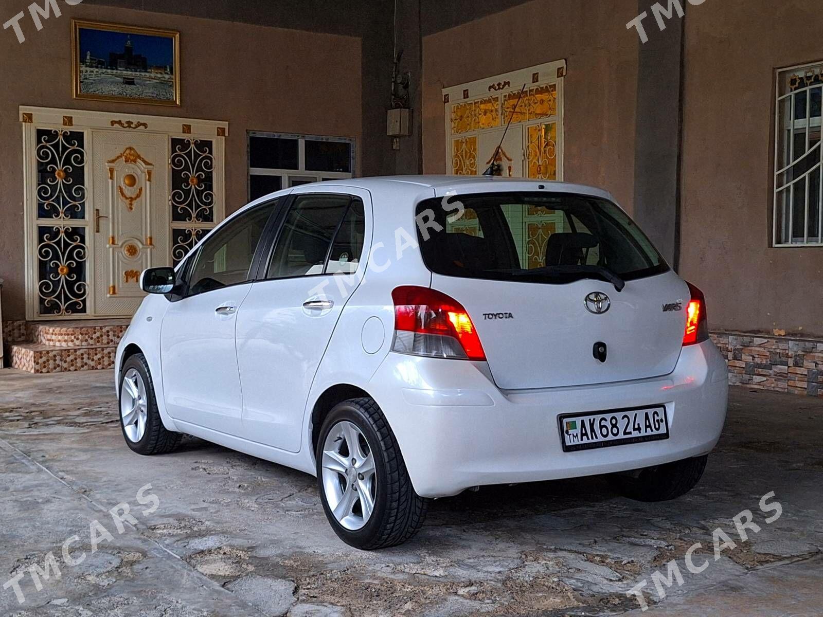 Toyota Yaris 2011 - 115 000 TMT - Ашхабад - img 3