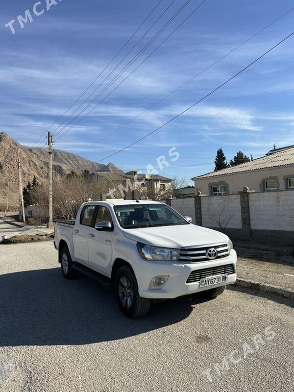 Toyota Hilux 2016 - 390 000 TMT - Балканабат - img 4