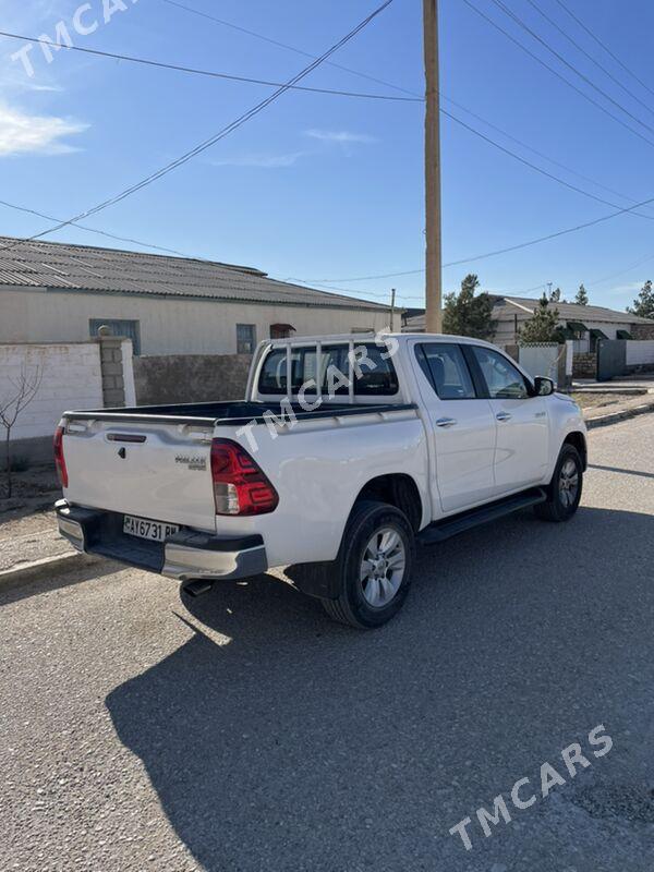 Toyota Hilux 2016 - 390 000 TMT - Балканабат - img 5