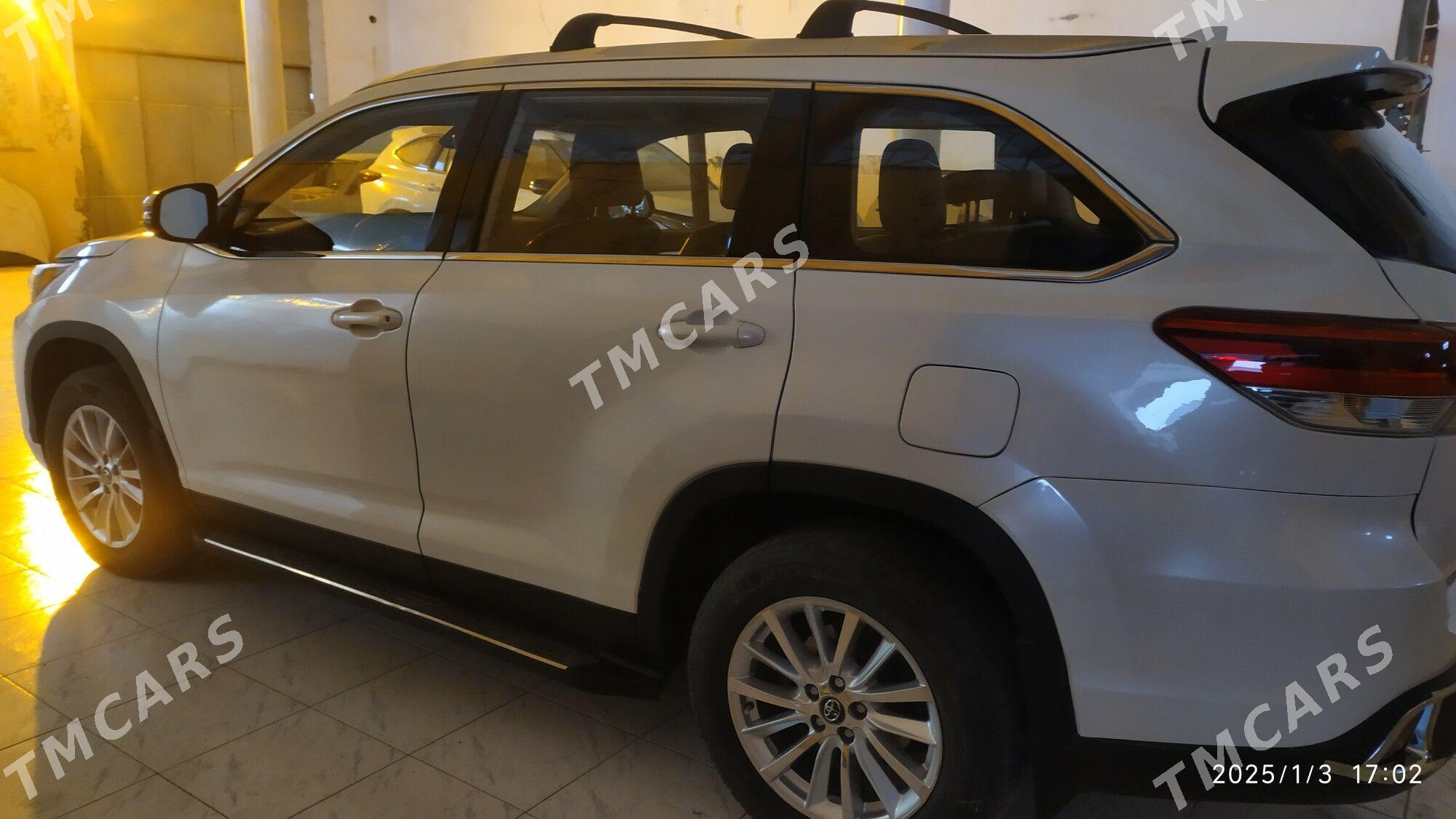 Toyota Highlander 2018 - 390 000 TMT - Мары - img 3