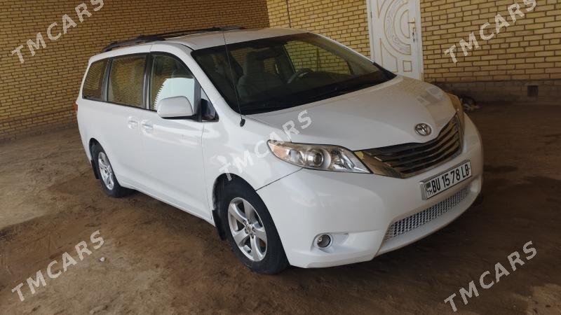 Toyota Sienna 2013 - 280 000 TMT - Халач - img 6