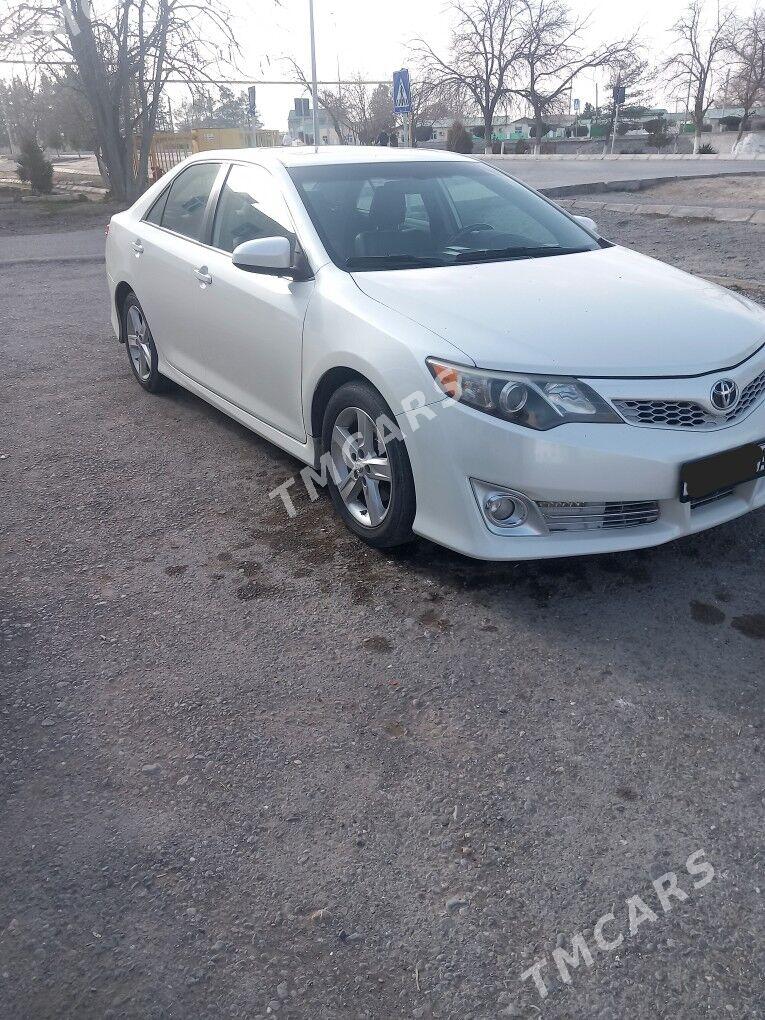 Toyota Camry 2011 - 190 000 TMT - Büzmeýin - img 2