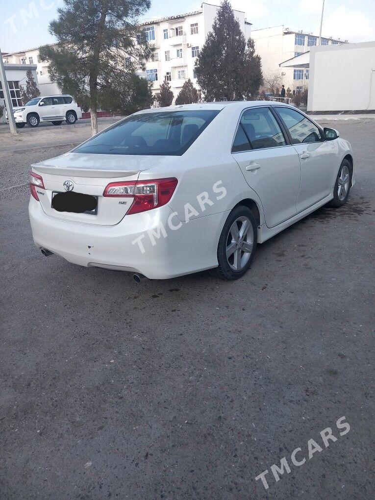 Toyota Camry 2011 - 190 000 TMT - Büzmeýin - img 4