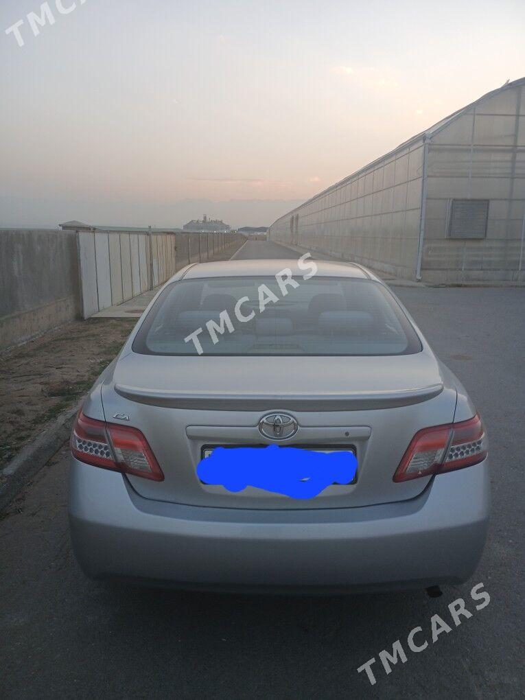 Toyota Camry 2010 - 138 000 TMT - 6 мкр - img 5