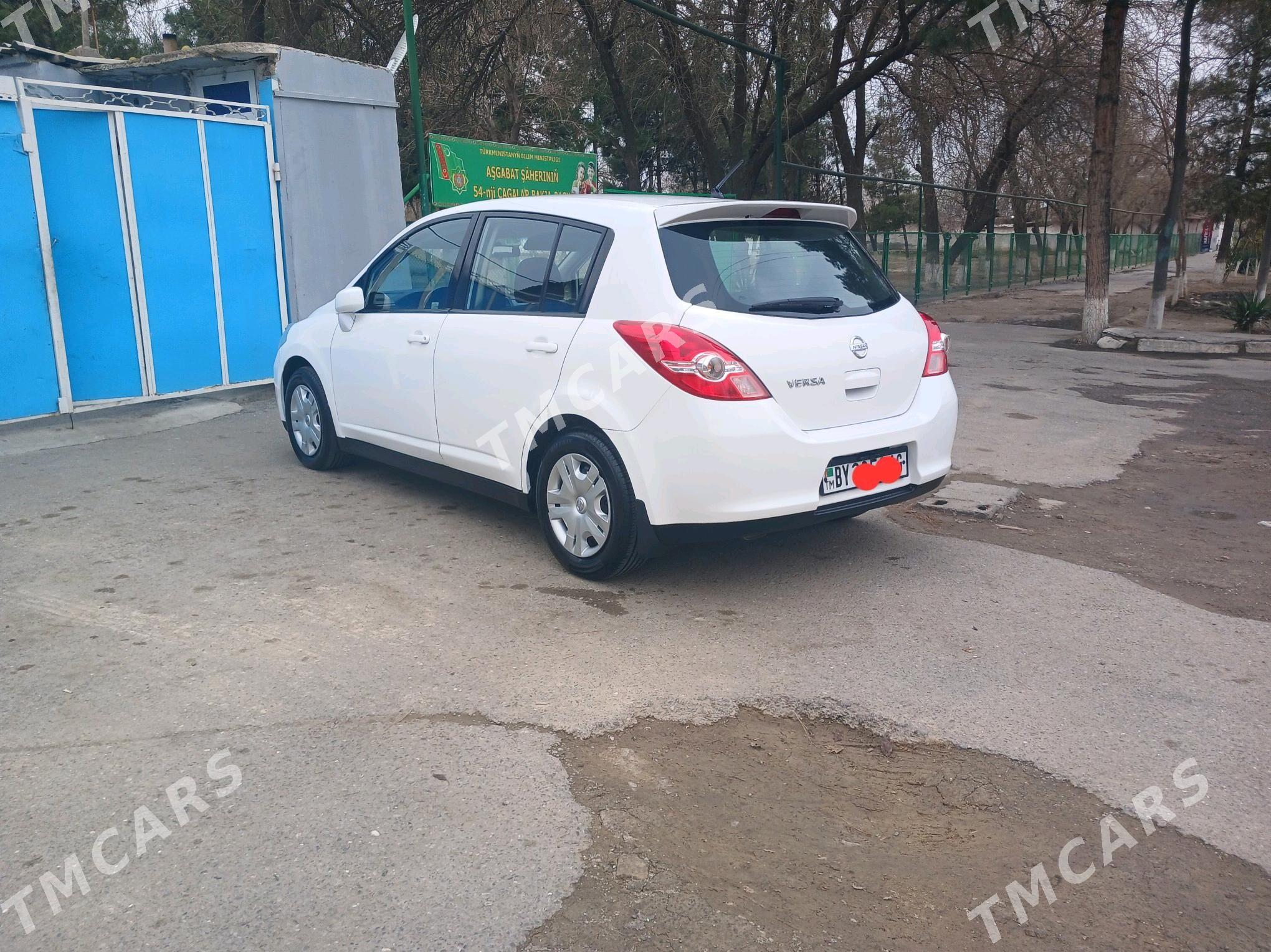 Nissan Versa 2010 - 120 000 TMT - 9 мкр - img 3