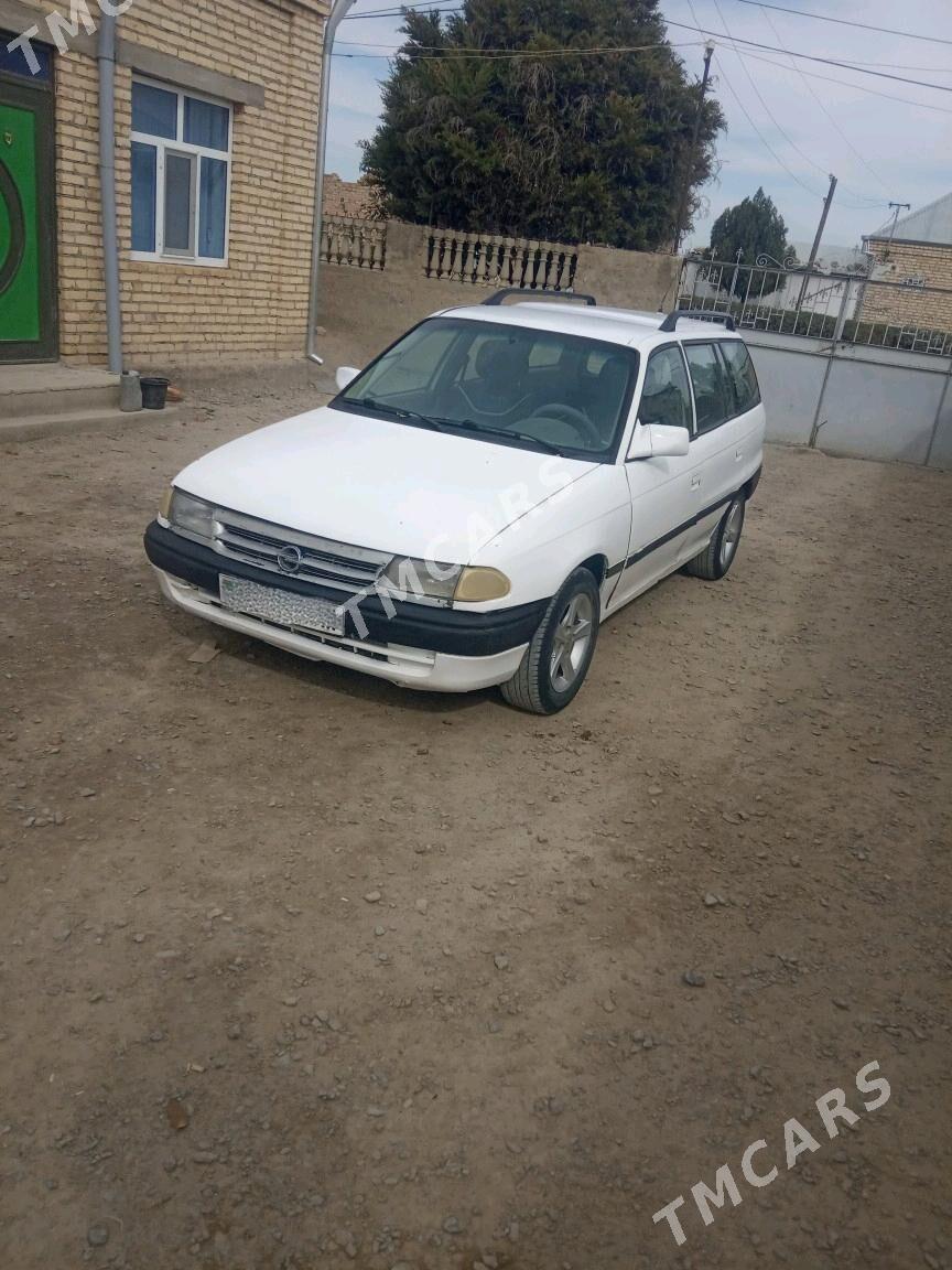 Opel Astra 1992 - 25 000 TMT - Bäherden - img 2