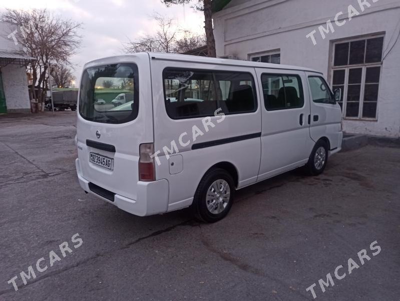 Nissan Urvan 2010 - 199 000 TMT - Бедев - img 2