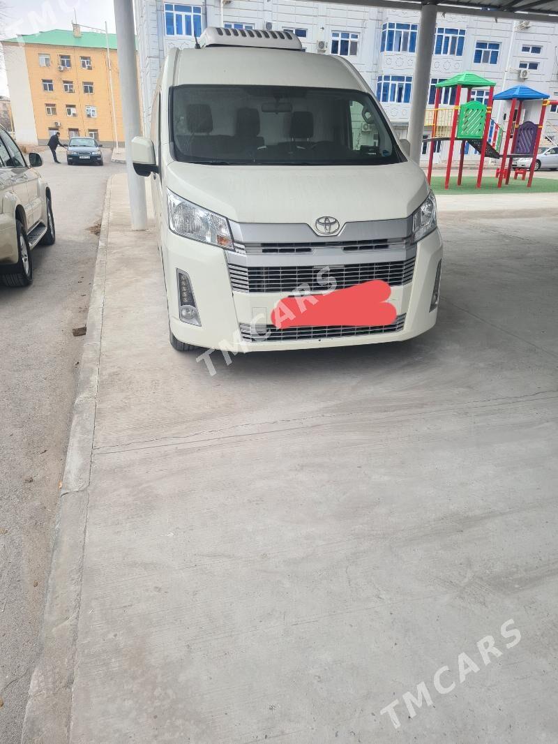 Toyota Hiace 2022 - 680 000 TMT - Туркменабат - img 2