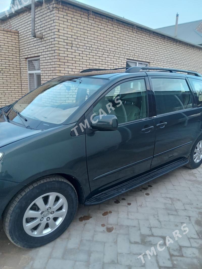 Toyota Sienna 2005 - 170 000 TMT - Мары - img 3