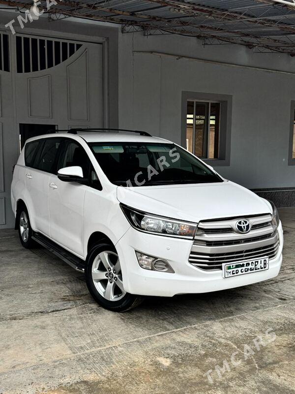 Toyota Innova 2019 - 270 000 TMT - Türkmenabat - img 7